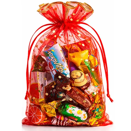 Красный мешок из органзы на шнурке с конфетами